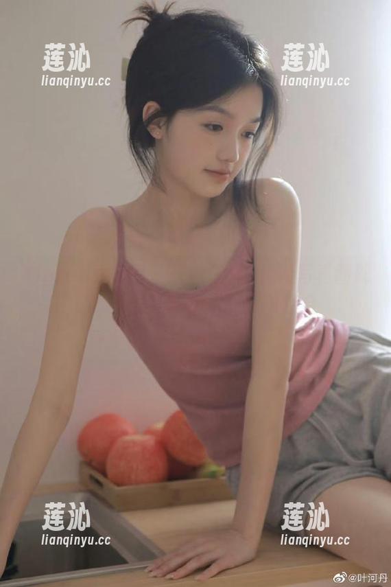 Xiuren秀人网 - 探索戴渃欣泳装写真图册，感受清新与优雅的完美结合