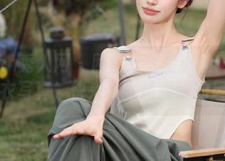 Xiuren秀人网 - 网盘分享星小兔Meetu连体衣写真，快来下载感受她的风情！