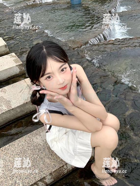Xiuren秀人网 - 走进涵涵Luna的婚纱作品集，分享那些浪漫的瞬间与故事