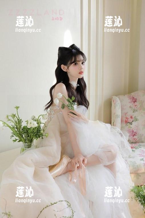 Xiuren秀人网 - 狐小妖Baby的美足图集分享：融合梦幻与现实的完美视觉体验