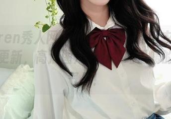 Xiuren秀人网 - 白白Alina的毛衣写真作品更新，高清图片带你领略温暖的冬日气息！