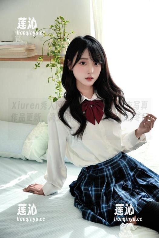 Xiuren秀人网 - 白白Alina的毛衣写真作品更新，高清图片带你领略温暖的冬日气息！
