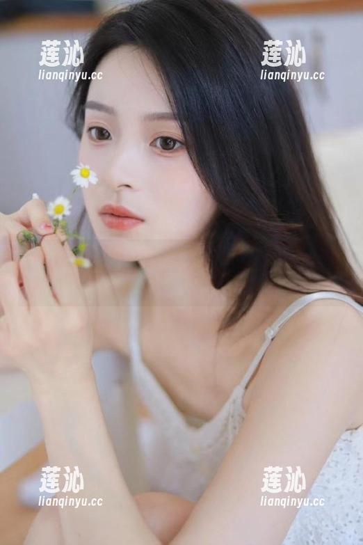 Xiuren秀人网 - 福利特辑：糯美子mini甜美粉色衬衫与蕾丝黑丝的绝美图片