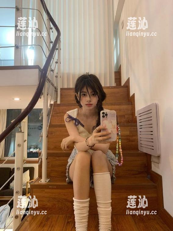 Xiuren秀人网 - 舞媚歆的连衣裙写真资源，你的时尚之旅从这里开始！