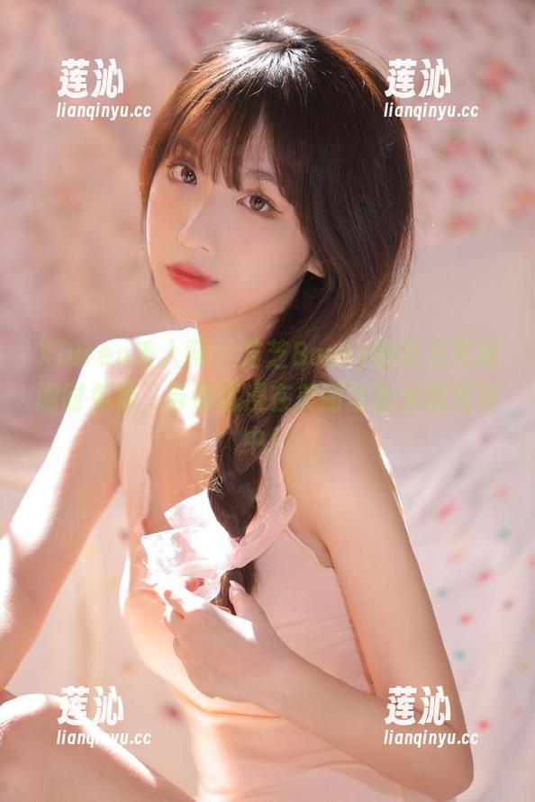 Xiuren秀人网 - 芝芝Booty的美足写真限时免费，带你沉浸在美丽与艺术的海洋中！