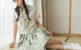 Xiuren秀人网 - 感受芭比KIKI与高跟鞋的完美结合，快来欣赏她的经典作品原图！