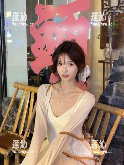 Xiuren秀人网-范小宣 Xiuren秀人网 - 精选范小宣校服写真集:记录校园生活的点滴,展现青春的活力与梦幻!