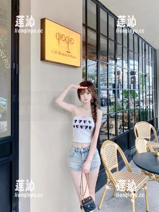 Xiuren秀人网 - 还是陈梵妮红裙写真作品集下载，这是一场视觉的绝佳盛宴