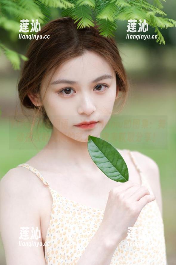 YITUYU艺图语 - 沐沐Mumu的图集：舞动在秋叶之间的艺术，快来获取分享！