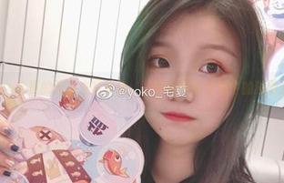 Yoko宅夏的无圣光写真集：一窥她日常生活中的独特魅力