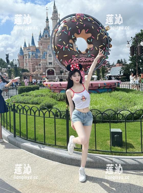 YouMi尤蜜荟 - 在线欣赏张思允Nice的比基尼写真，美图背后隐藏的时尚秘密！