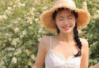 YouMi尤蜜荟 - 心妍小公主女友的写真羞羞答答，原图与图册里竟藏着不为人知的小秘密！