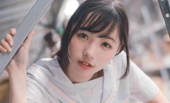 YouMi尤蜜荟 - 是小逗逗的校服写真：在复古风潮中，我们都成了时光里被遗忘的校服。