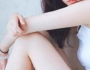 YouMi尤蜜荟 - 熊小诺无圣光泳池写真，图片中流露出的娇媚与青春的活力