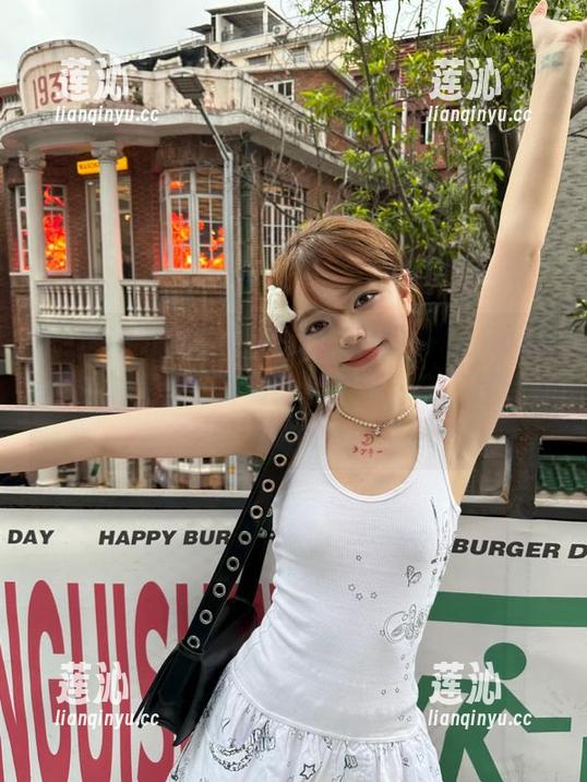YouWu尤物馆 - 透过网盘看世界，FoxYini孟狐狸蕾丝写真让我重新定义了性感与优雅！