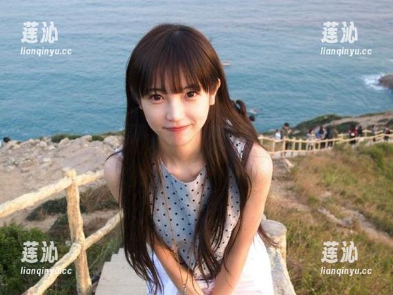 ZinieQ连衣裙写真合集，独家展现清新与优雅的完美结合！