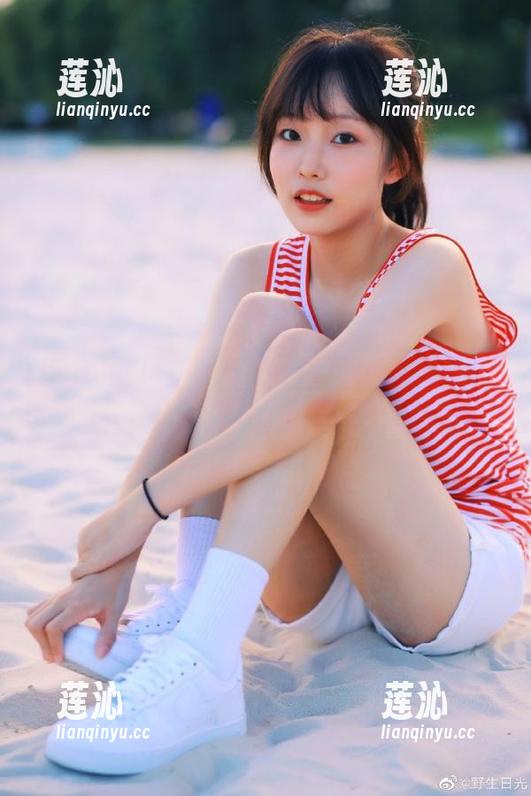 beautyleg - 跟随Brindy的双人写真集分享，探索爱的无尽可能性
