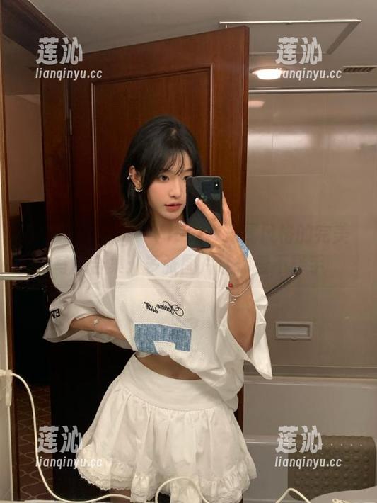 beautyleg - Vicni双马尾风格的完美写真合集：多张图片让你爱不释手