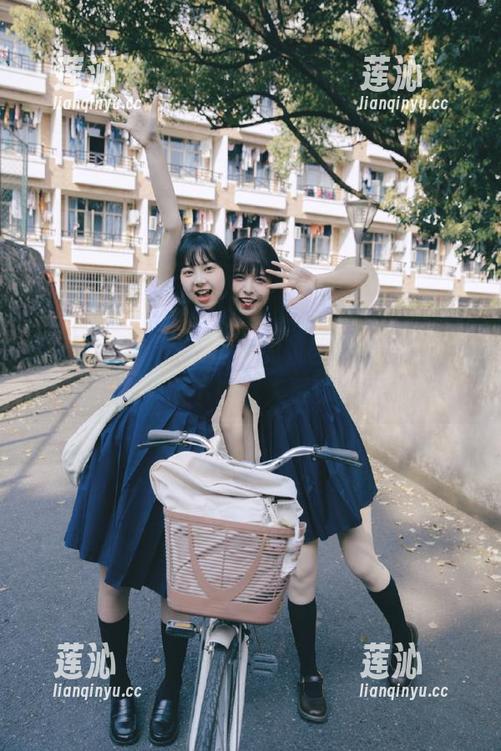 beautyleg - Zoey的校园风采合集：不同角度下的诱人写真套图