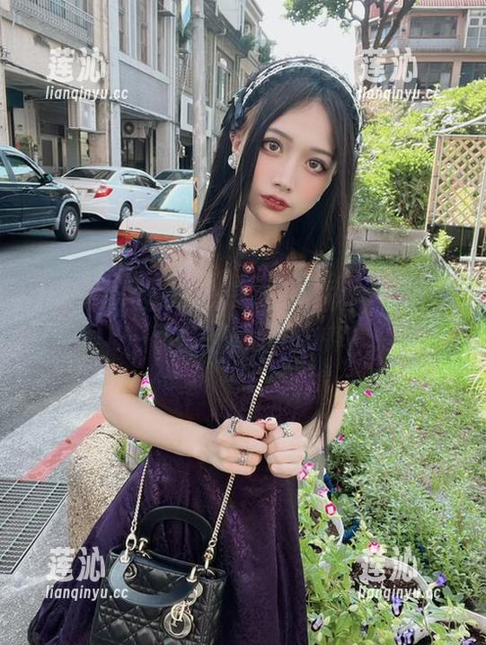 rinka冲田凛花天台写真原图欣赏，观看每一幅都令人心动的瞬间