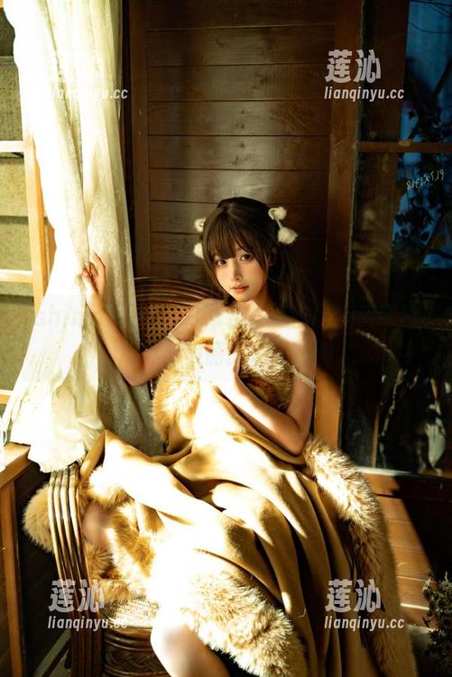 shimo霜月的BB泳装写真作品，演绎出青春与美丽的精彩美图
