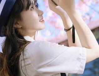 眼镜下的けん研(けんけん)：这个cos更新让你瞬间沦陷！