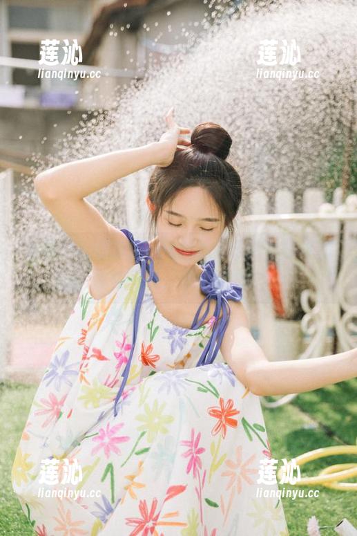 体验けん研粉色cos魅力，全新写真作品等你下载，快来收藏！
