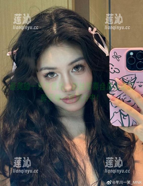 最美的一笑芳香沁，肉丝写真合集让你沉醉于每一幅照片中！