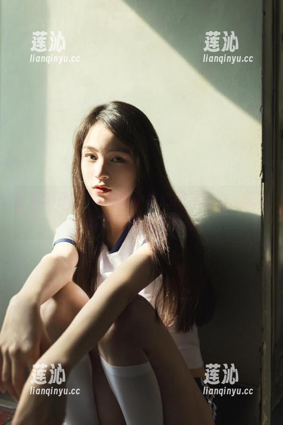 丝慕GIRL - 探索喵小酱的网袜魅力，唯美写真图集精彩呈现