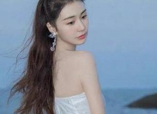 丽柜 - 在佳怡的修女图册中，与她一同感受清新与神秘的写真魅力