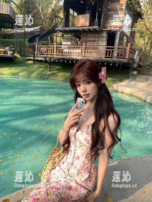 丽柜 - 从凉儿居家写真精选中，感受生活中的每一次温暖瞬间图库