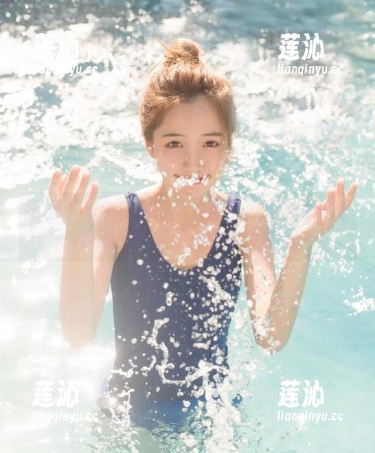 丽柜 - 尔尔校服写真集精选：用影像记录校园那段属于你的独特青春