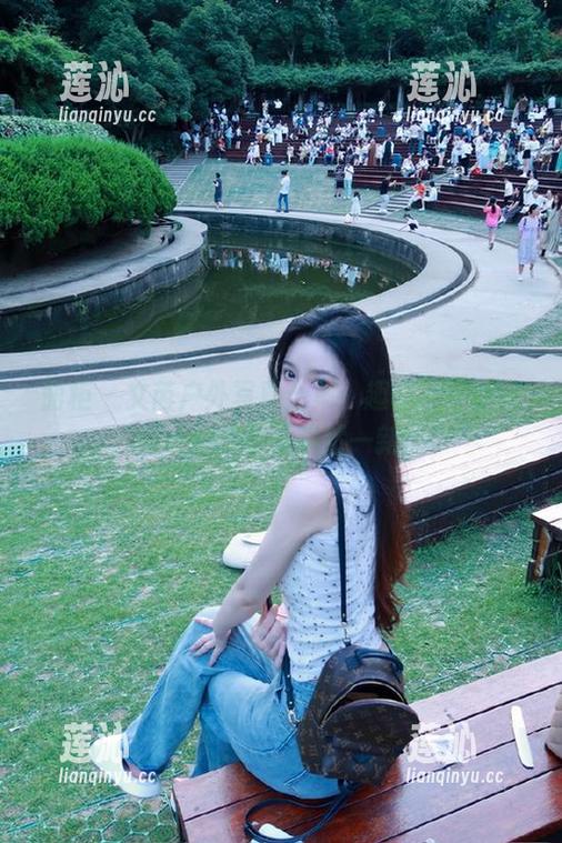 丽柜 - 文芮户外写真合集：趣味十足的壁纸让你的屏幕焕然一新！