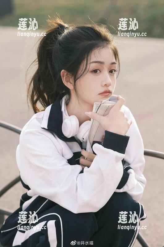 丽柜 - 桃子夏日全套写真作品：每一张图片都是夏天的幻影