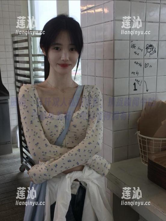 丽柜 - 轩轩双人私拍图包，捕捉瞬间中的宁静与美好，绝对值得拥有！