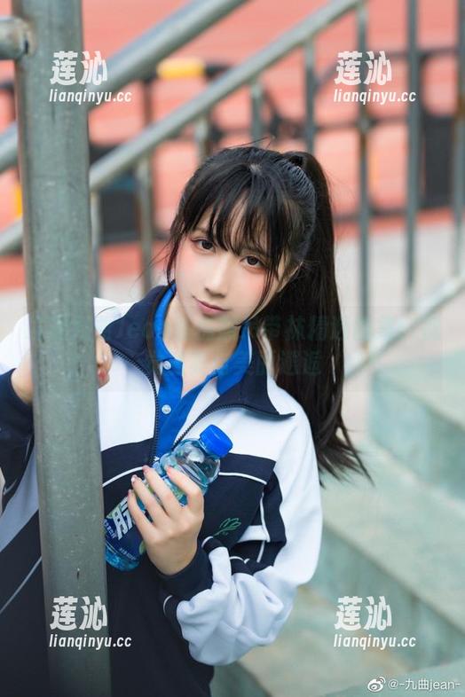 发现九曲Jean私房照吊带袜精选图集：视觉盛宴与美丽邂逅