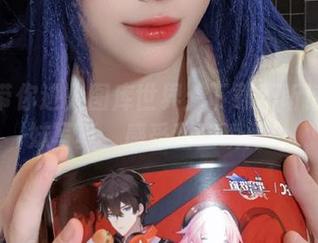 九言带你进入图库世界：下载不听话的妹妹写真，感受甜蜜瞬间！