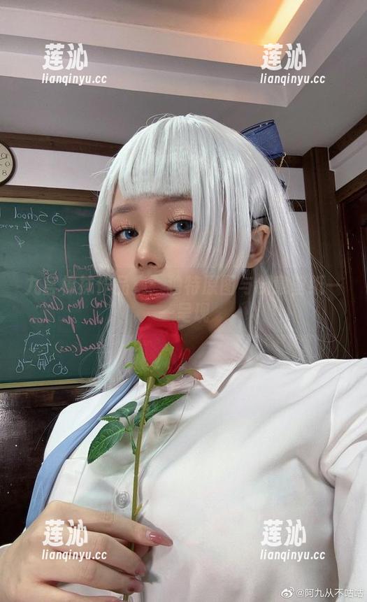 九言棉袜作品集：独特原图与创意壁纸一一呈现