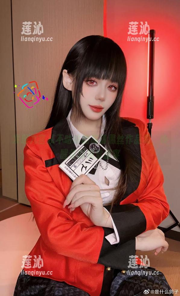 发现九言从不咕咕的高清黑丝作品集，唤醒你的视觉盛宴