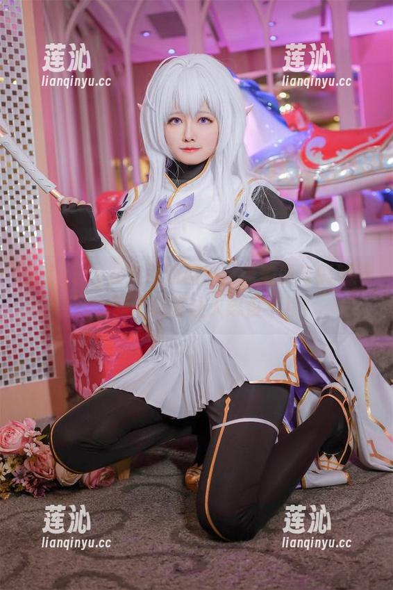亚缇arty女友最新图册：当美丽与搞笑结合，画面简直让人忍俊不禁！