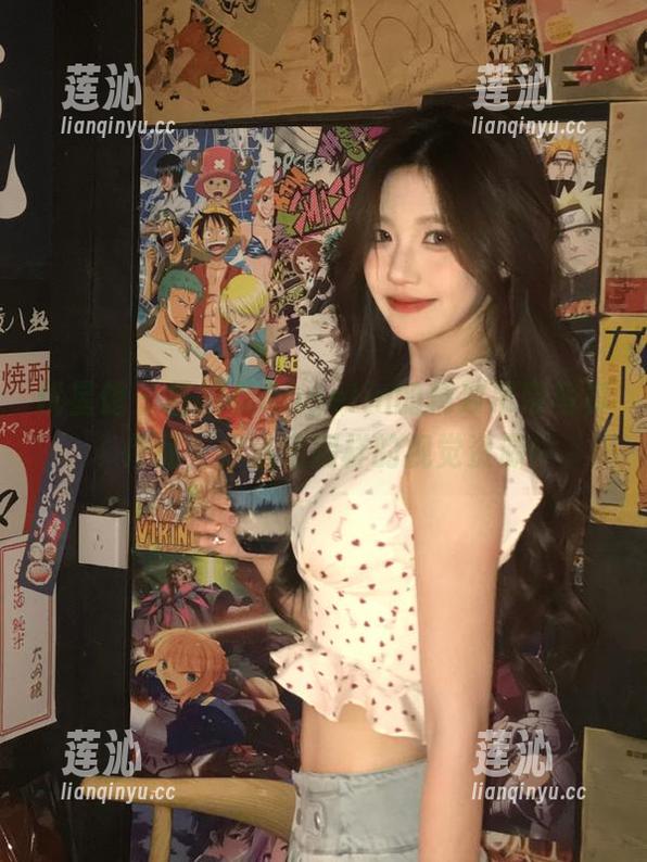优星馆 - 吕婉柔Angelin的精致吊带写真作品，传递出别样的视觉资源