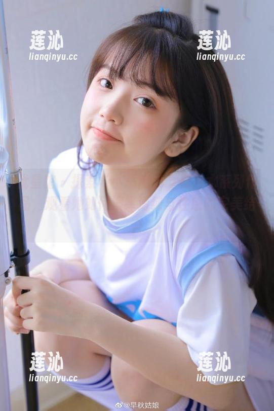 优星馆-小恶魔-S 优星馆 - 探索“小恶魔-S”死库水系列作品,观看她如何演绎清纯与性感的完美结合