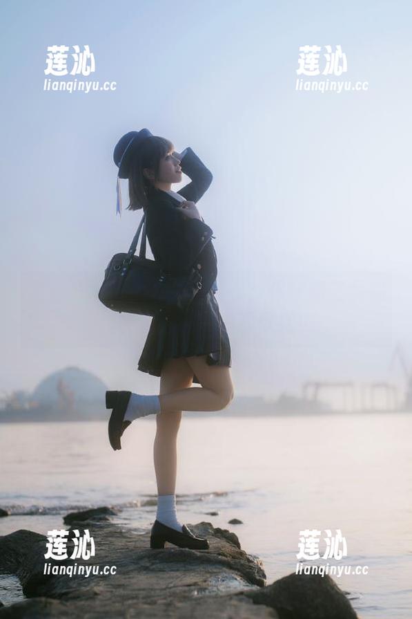 微密圈 - 时尚与优雅共存：保守的二舅妈皮衣写真集资源欣赏