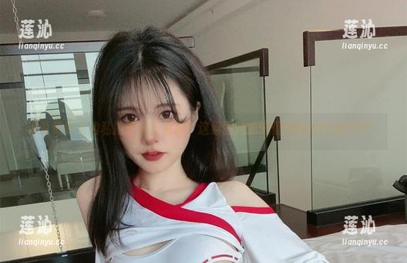 谁说倦倦喵的私拍套装不精彩？这组图片把懒惰演绎得淋漓尽致！