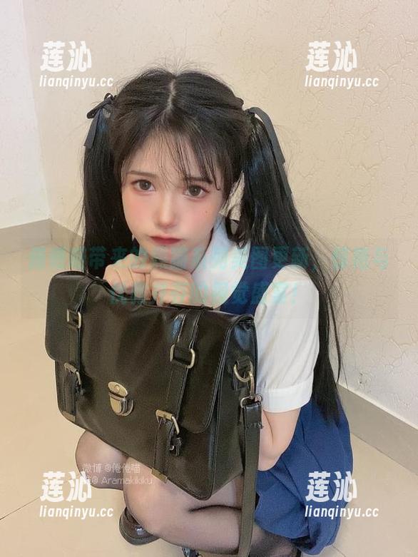 倦倦喵带来的黑猫系列美图更新，惊艳与优雅并存的视觉盛宴！