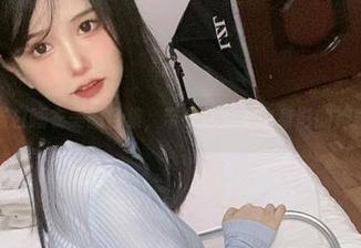 倦倦喵白睡衣美图合集，带你体验梦中身影的神秘魅力