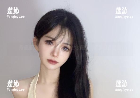 倦倦喵温暖系上线：毛衣cos美图，冬季必备灵感