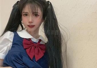 跟着倦倦喵一起畅游泳池：绝美写真图片分享，看看谁更有风情！