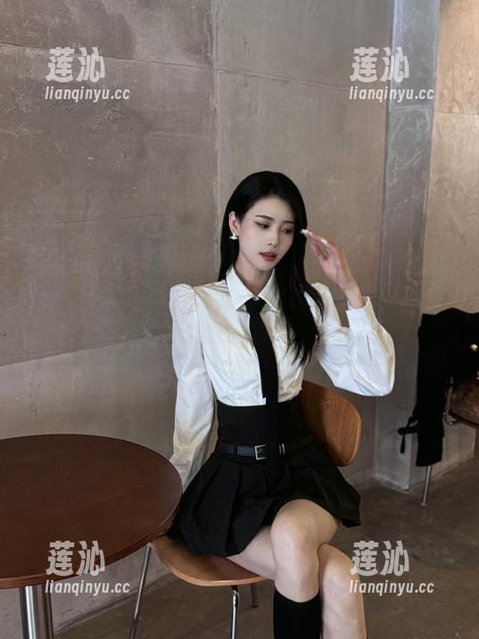 克拉女神 - 夏日私拍盛典！凌雪的泳衣写真，给予你无尽的美好遐想！