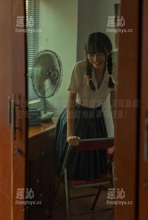 克拉女神 - 吕佳皮衣写真合集：发现隐藏在每一张图册里的时尚故事与惊喜！
